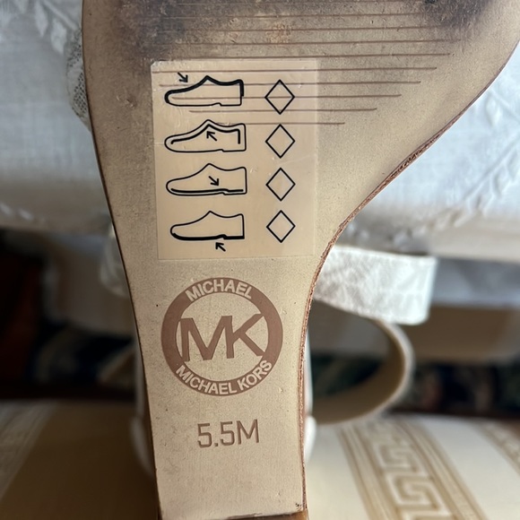 Michael Kors Wedges monogram pattern - Picture 3 of 4